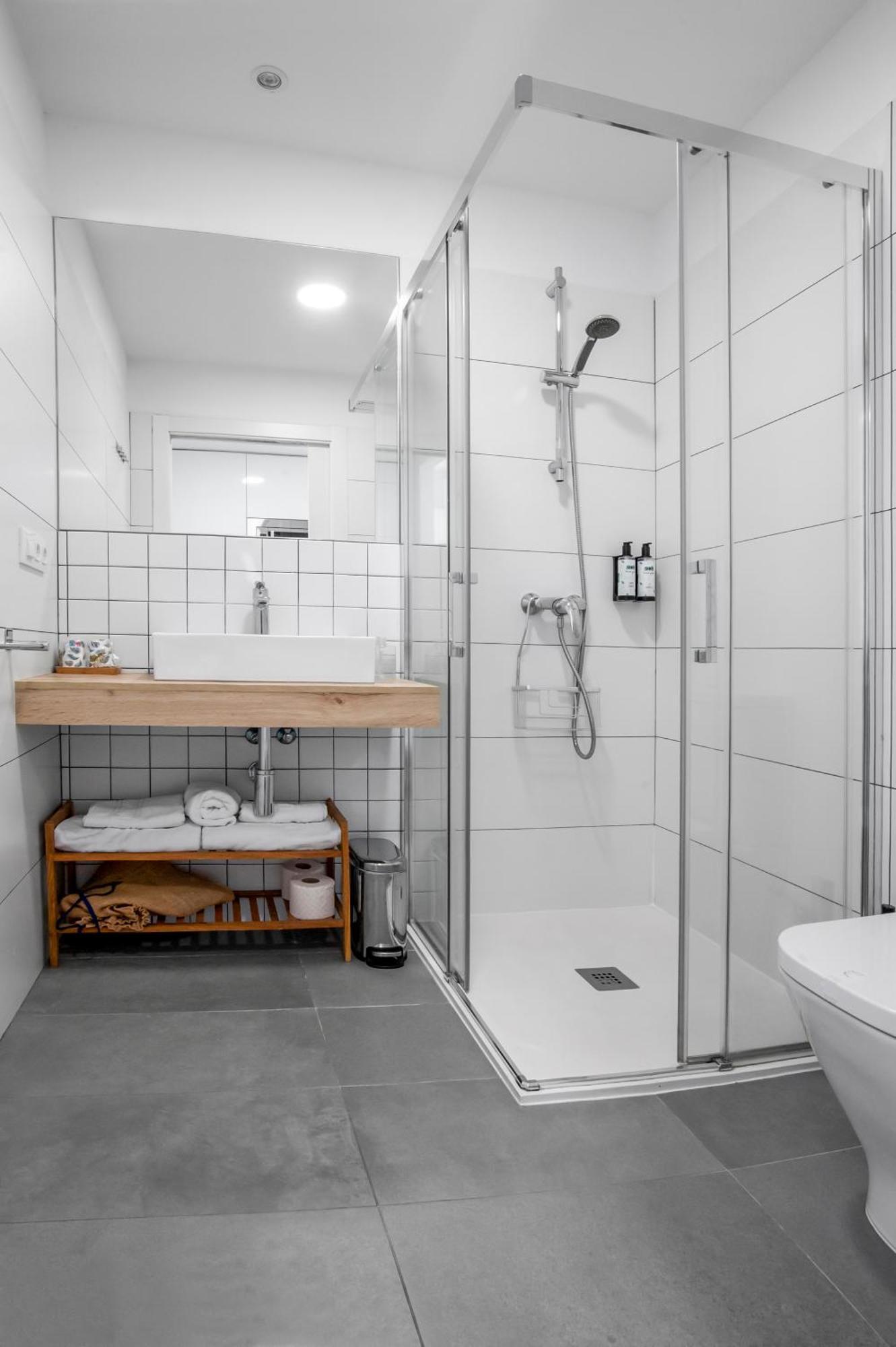 Snoe Hotel Camino Do Eume Apartamentos Puentedeume Eksteriør bilde