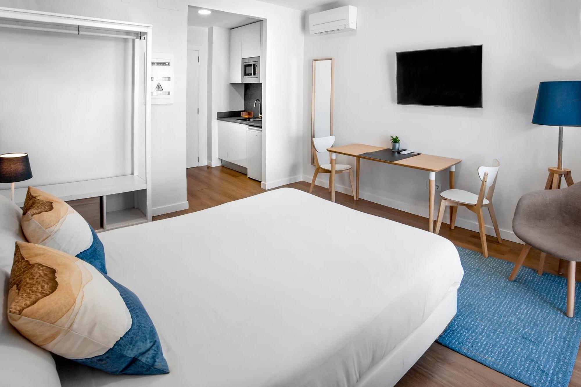 Snoe Hotel Camino Do Eume Apartamentos Puentedeume Eksteriør bilde